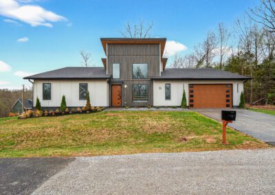 18 Grimsby Cir