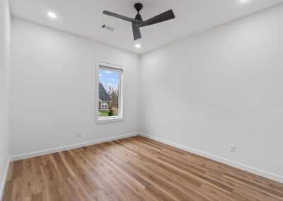 18 Grimsby Cir 22