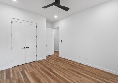 18 Grimsby Cir 23