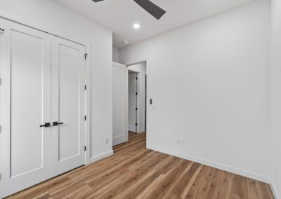 18 Grimsby Cir 25