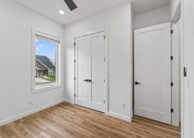 18 Grimsby Cir 26