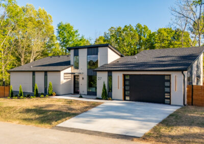 27 Luncarty Ln