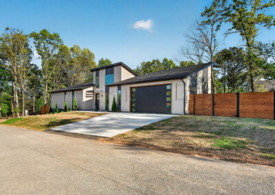 27 Luncarty Ln 63