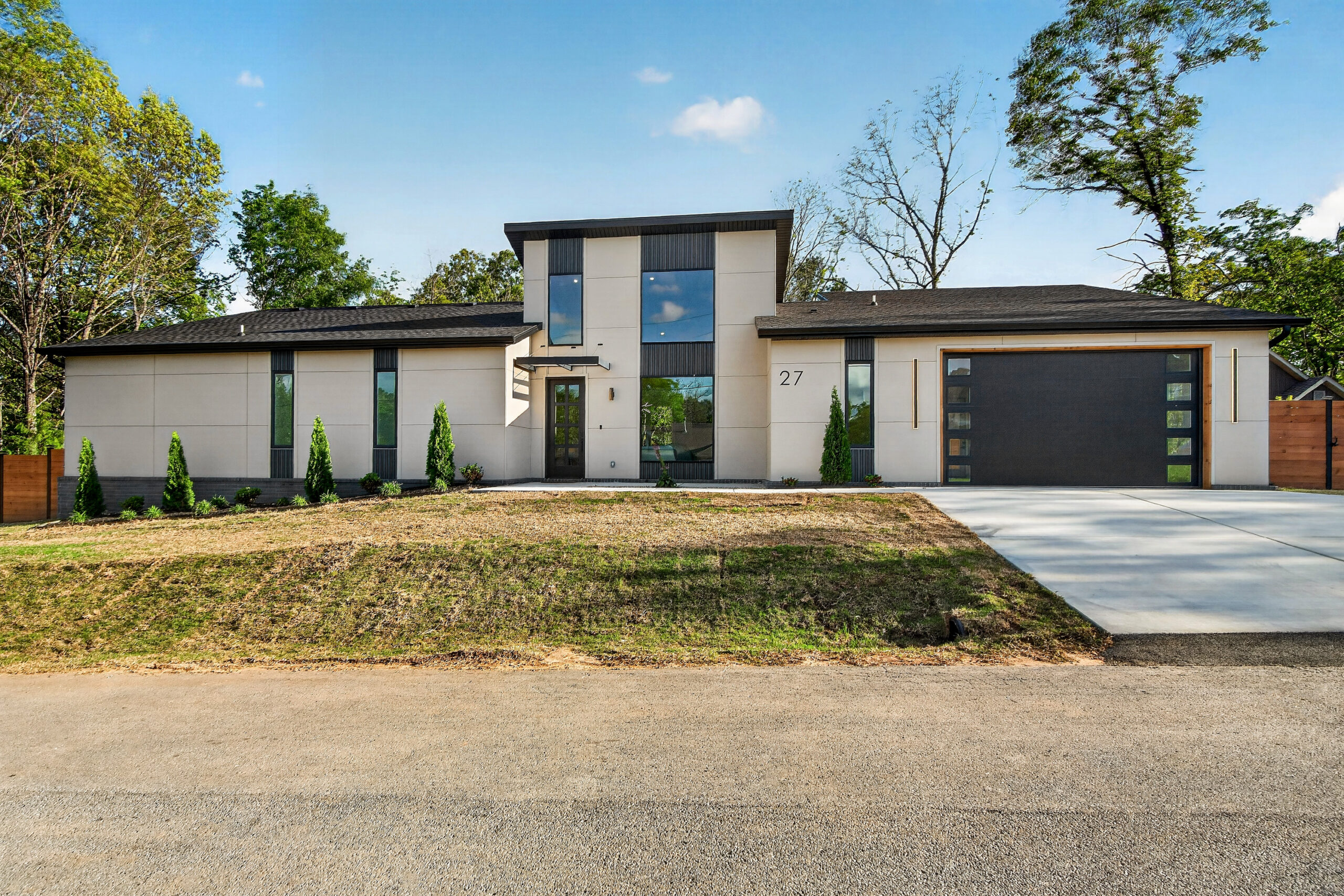 27 Luncarty Ln 65